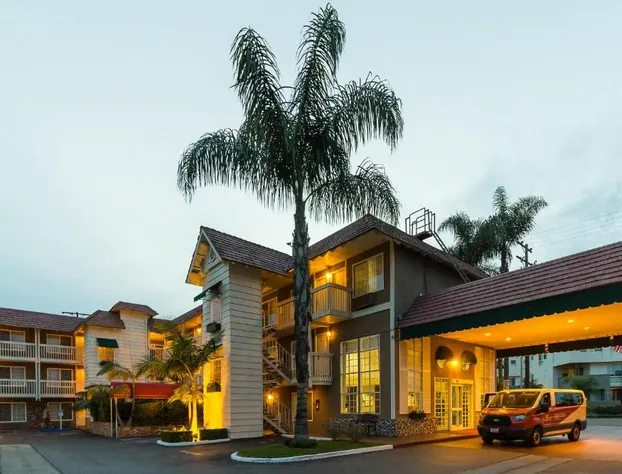 Ramada by Wyndham Costa Mesa/Newport Beach hotel detail image 1