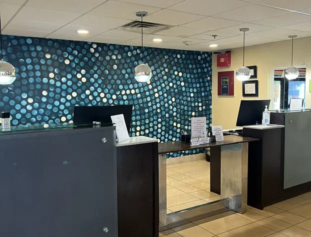 La Quinta Inn & Suites by Wyndham Mathis hotel detail image 2