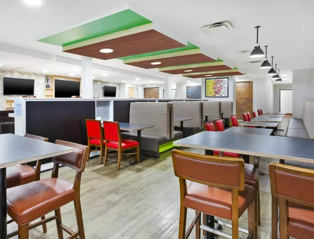 Holiday Inn Express Winnipeg Airport - Polo Park by IHG hotel detail image 2