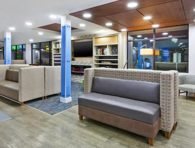 Holiday Inn Express Winnipeg Airport - Polo Park by IHG hotel detail image 1