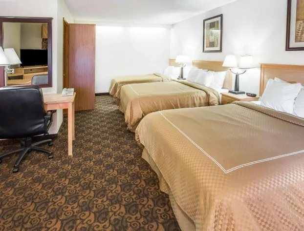 Days Inn by Wyndham Black Bear hotel detail image 4