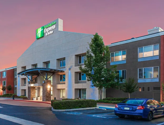 Holiday Inn Express & Suites Elk Grove West I-5 by IHG hotel detail image 1