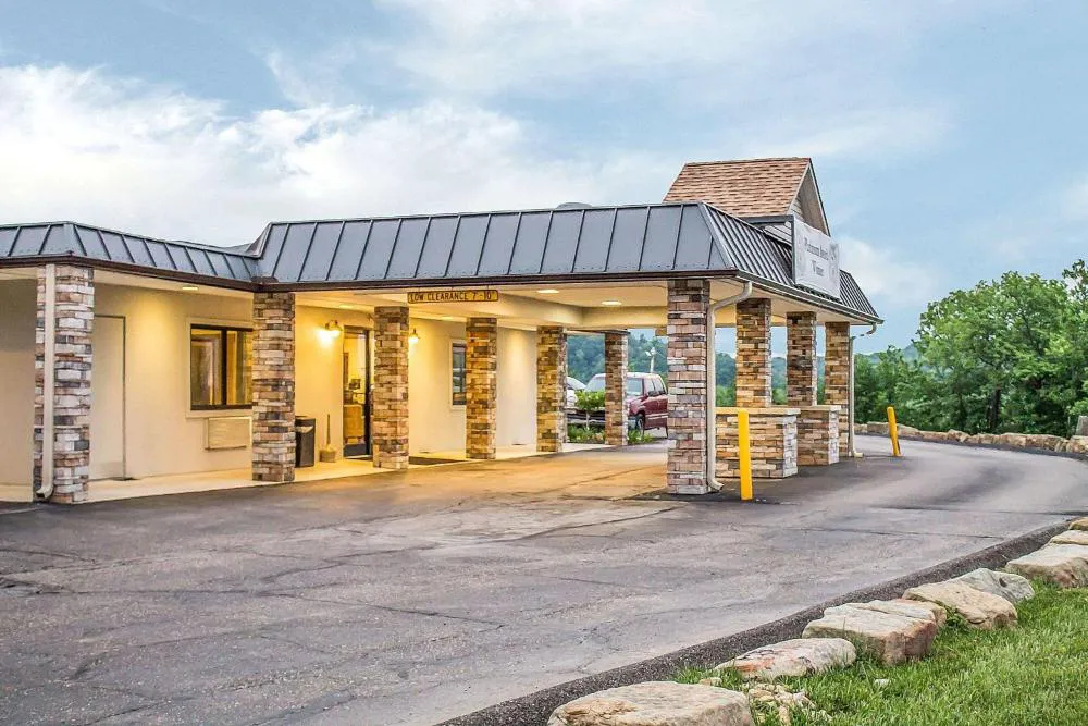 Quality Inn Cambridge hotel hero