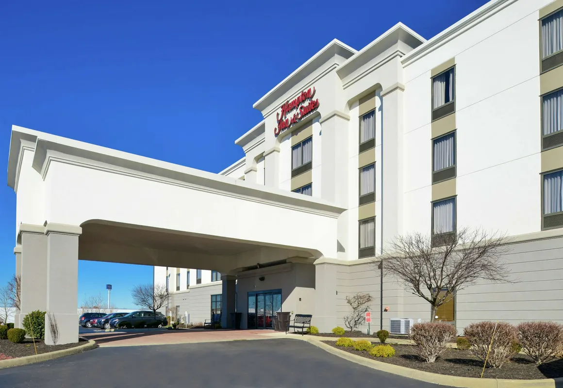 Hampton Inn & Suites Wilmington hotel hero