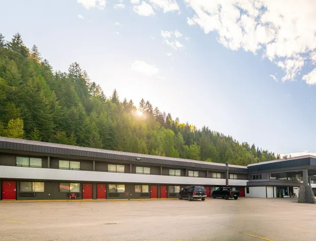 SureStay Hotel by Best Western Castlegar hotel detail image 1