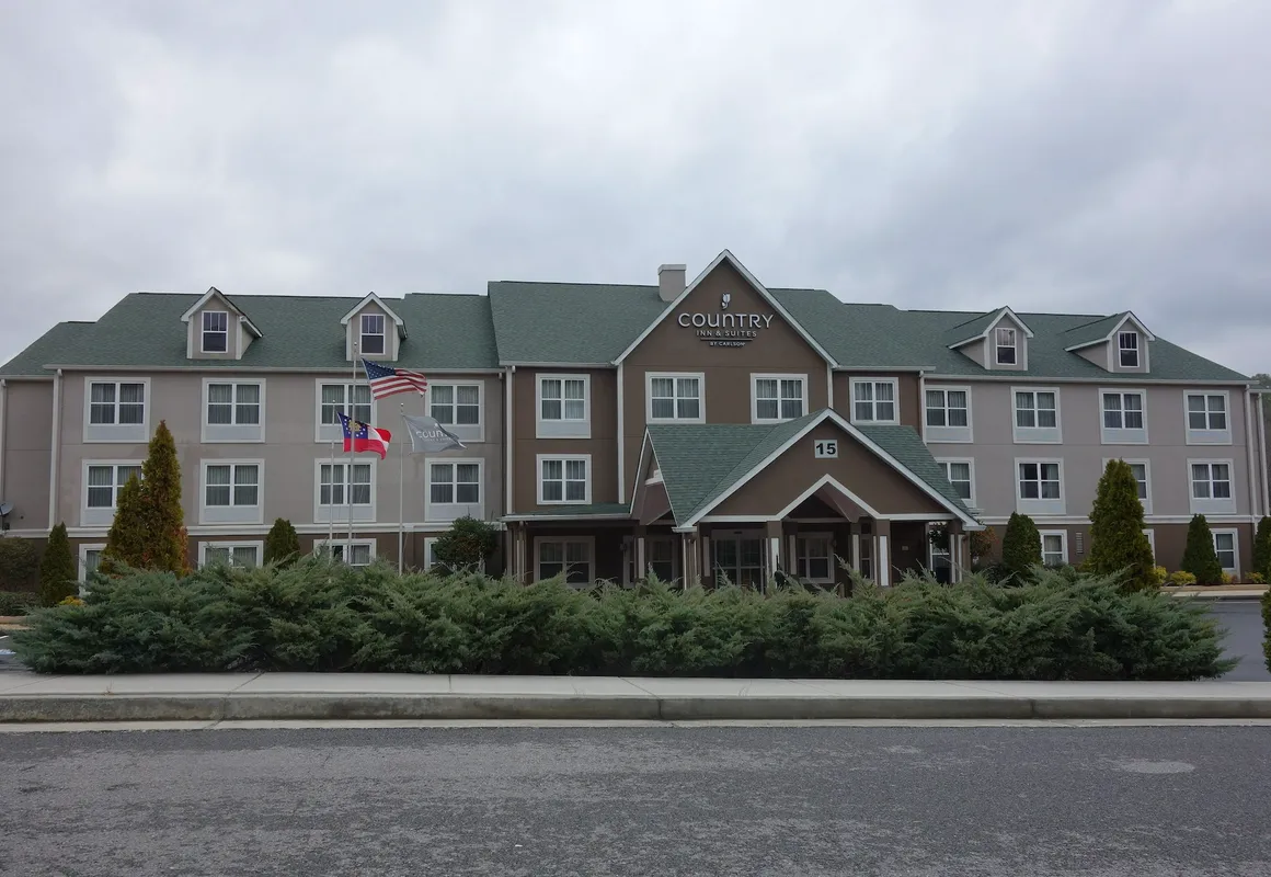 Comfort Inn & Suites Rome South hotel hero