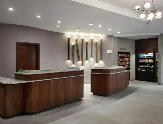 Courtyard by Marriott Hamilton hotel detail image 1