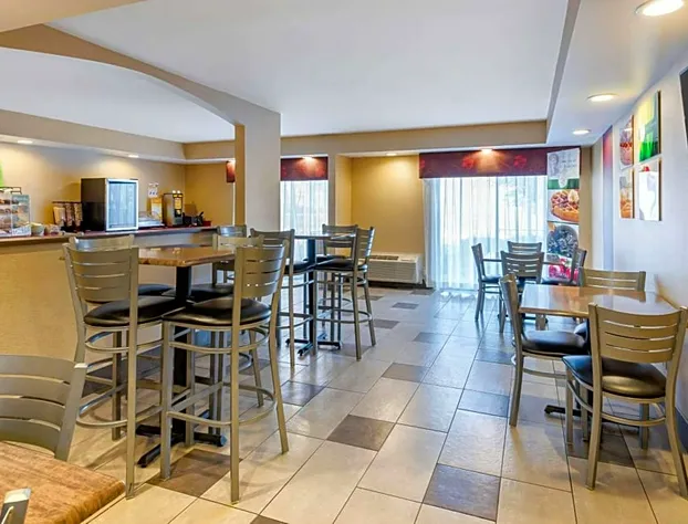 Quality Inn Falconer - Jamestown hotel detail image 4