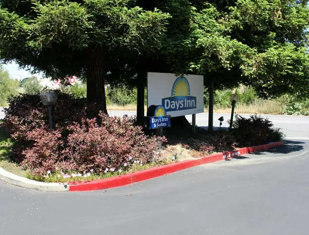 Days Inn & Suites by Wyndham Sunnyvale hotel detail image 1