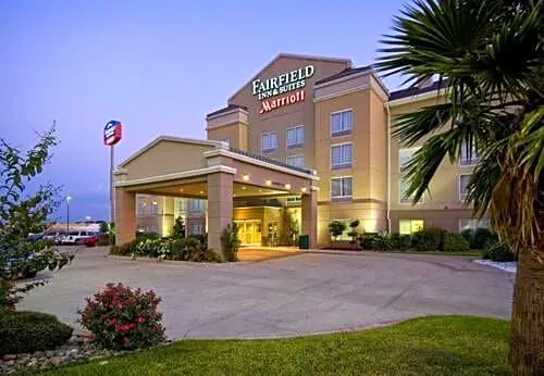 Fairfield Inn & Suites by Marriott Waco North hotel hero