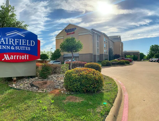 Fairfield Inn & Suites by Marriott Waco North hotel detail image 1