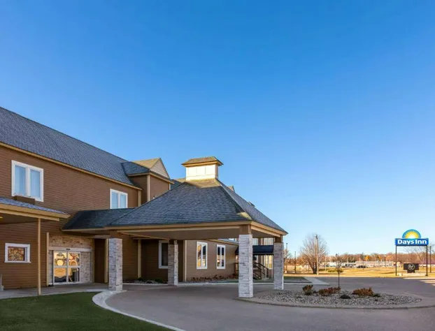 Days Inn by Wyndham Hutchinson hotel detail image 1