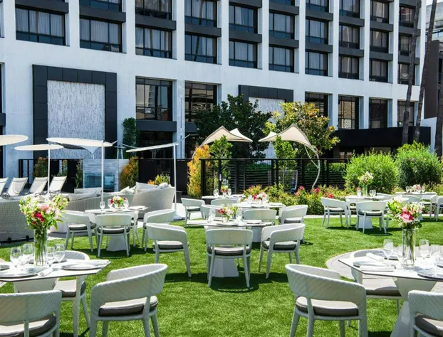 Beverly Hills Marriott hotel detail image 4