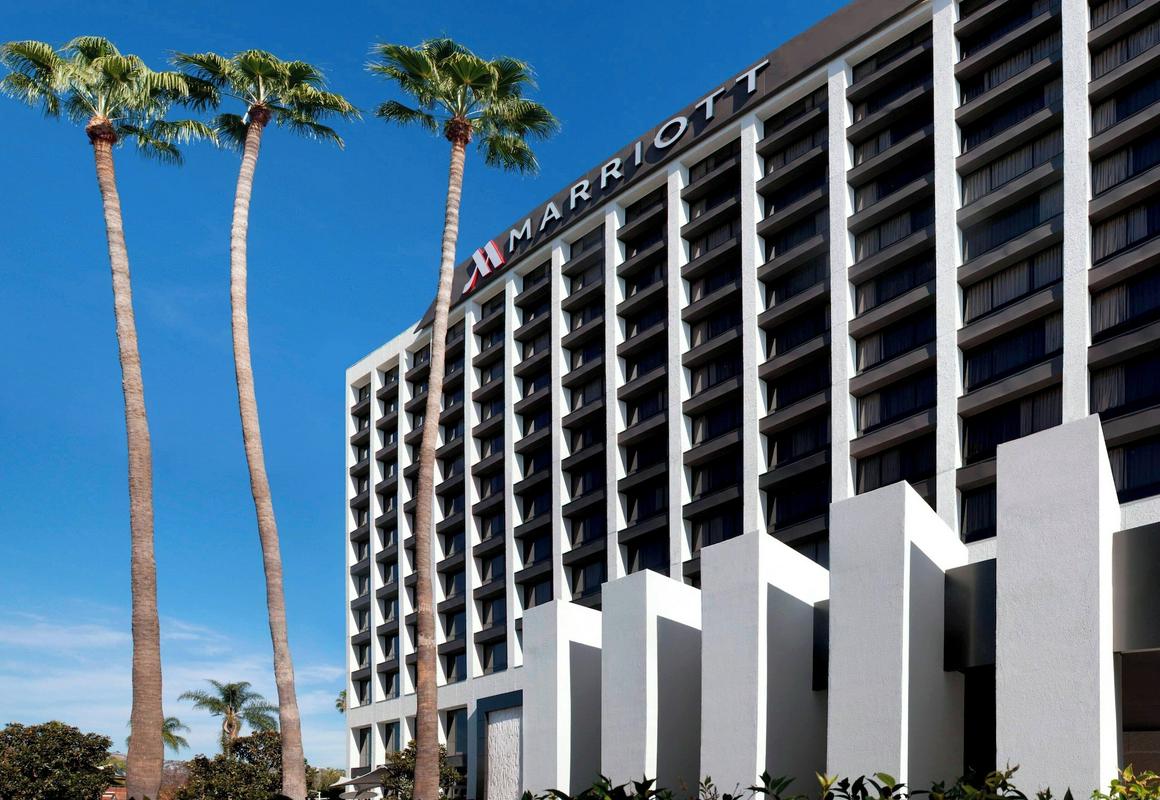 Beverly Hills Marriott hotel hero