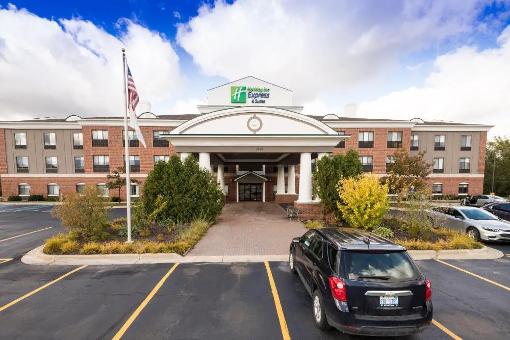 Holiday Inn Express Hotel & Suites Grand Blanc by IHG hotel hero