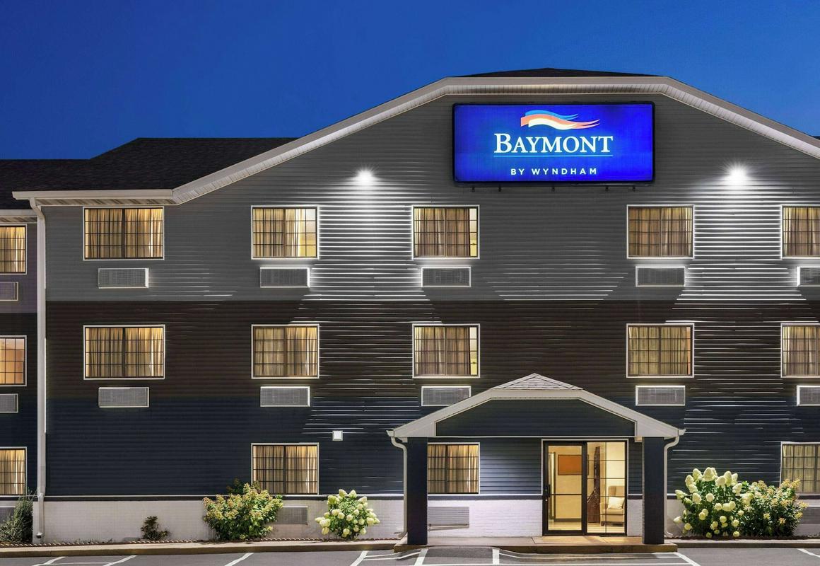 Baymont by Wyndham Cedar Rapids hotel hero