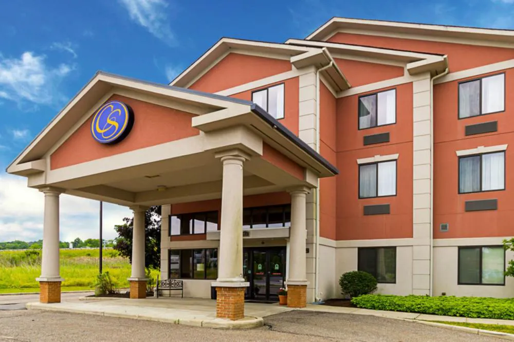 Comfort Suites Twinsburg hotel hero