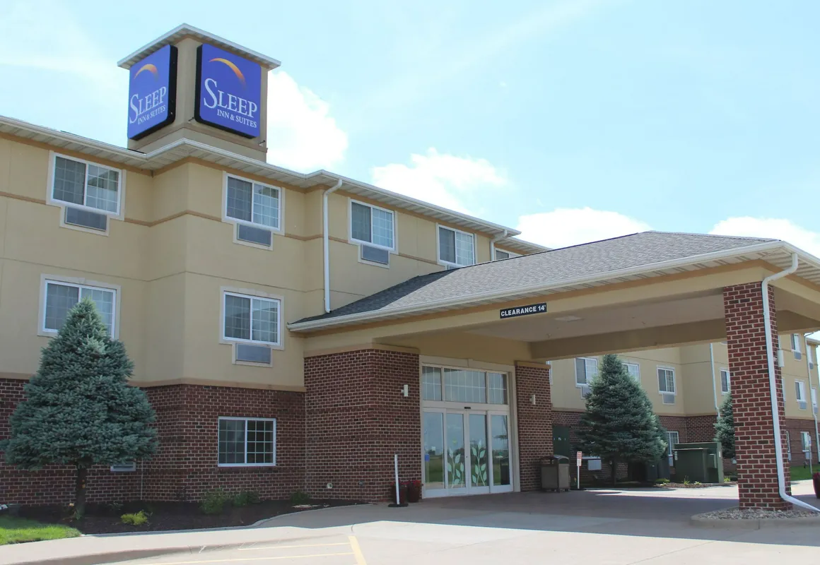 Sleep Inn North Liberty hotel hero