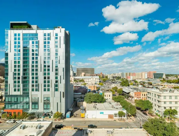 Courtyard by Marriott Austin Downtown/Convention Center hotel detail image 1