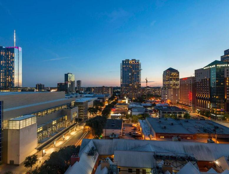 Courtyard by Marriott Austin Downtown/Convention Center hotel detail image 4