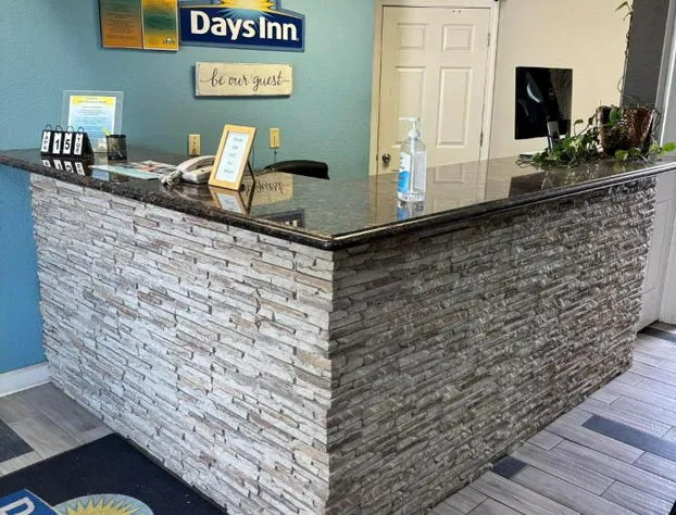 Days Inn by Wyndham West Branch Iowa City Area hotel detail image 2