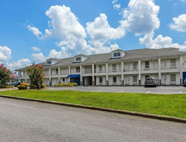 Baymont by Wyndham Forest City hotel detail image 4