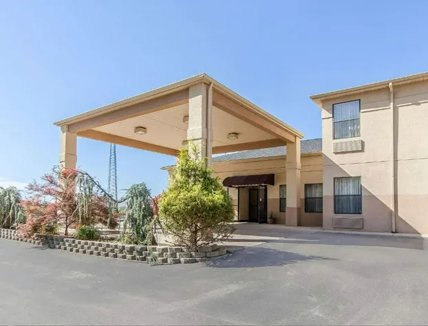 Quality Inn & Suites Portsmouth hotel detail image 1