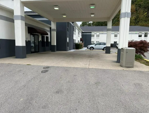 Quality Inn & Suites Portsmouth hotel detail image 3