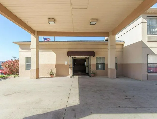 Quality Inn & Suites Portsmouth hotel detail image 2