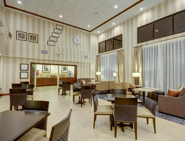 Hampton Inn & Suites Alexandria hotel detail image 4