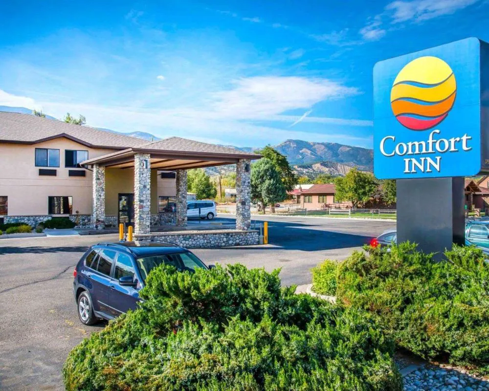 Comfort Inn hotel hero