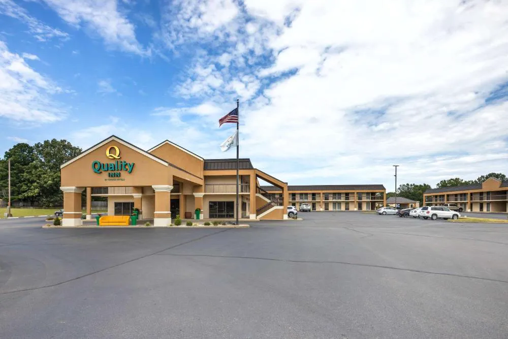 Quality Inn hotel hero