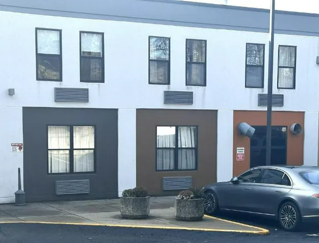 Red Roof Inn & Suites Middleborough hotel detail image 1