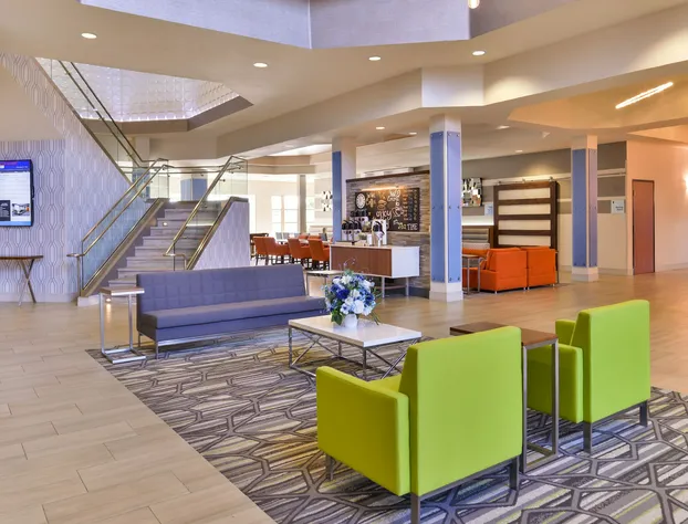 Holiday Inn Express & Suites Elk Grove Central - Hwy 99 by IHG hotel detail image 3