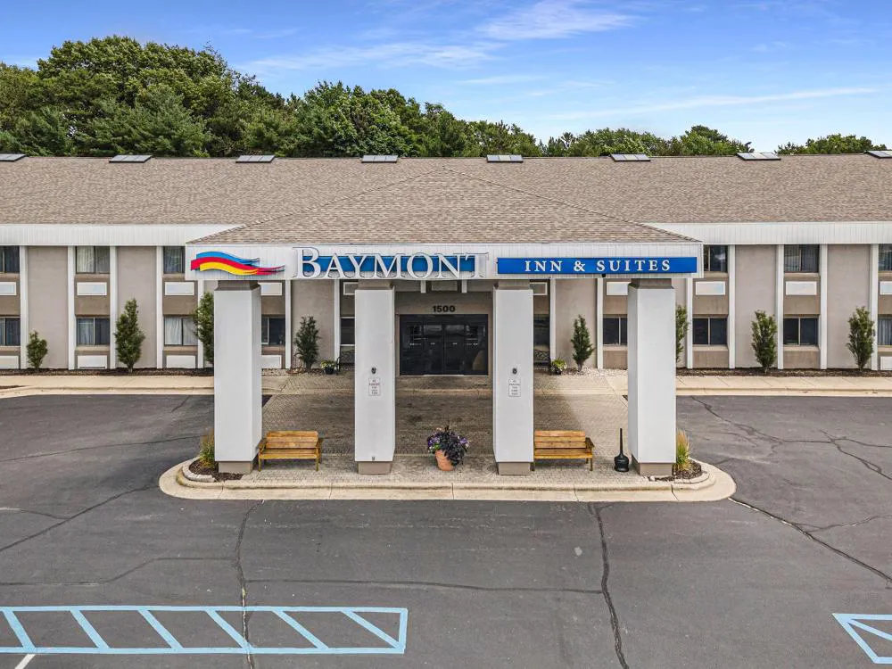 Baymont by Wyndham Grand Haven hotel hero