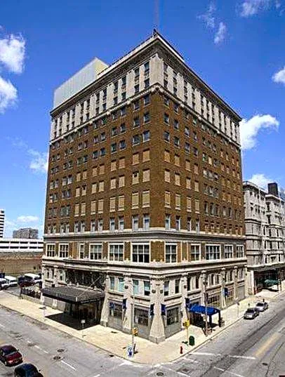 Milwaukee Athletic Club hotel hero