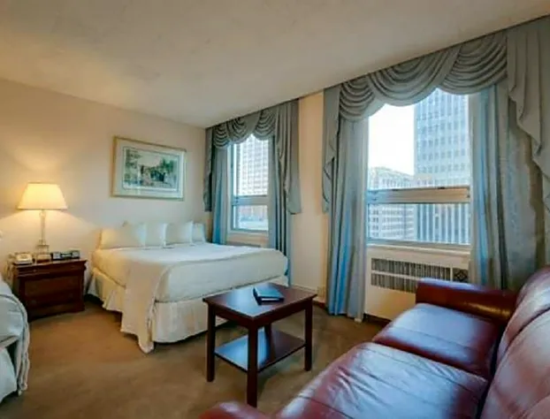 Milwaukee Athletic Club hotel detail image 3