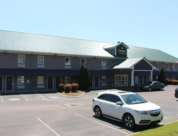 Douglas Inn And Suites hotel detail image 2