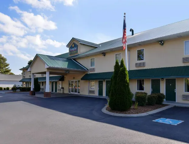 Douglas Inn And Suites hotel detail image 3