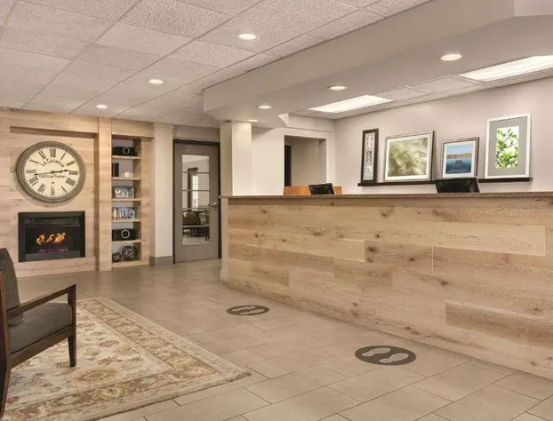 Country Inn & Suites by Radisson, Port Clinton, OH hotel detail image 1