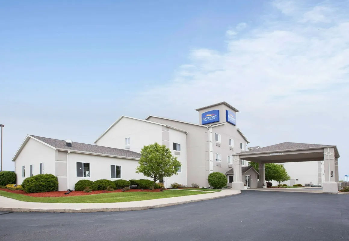 Baymont by Wyndham Auburn hotel hero