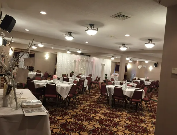 Baymont by Wyndham Auburn hotel detail image 2