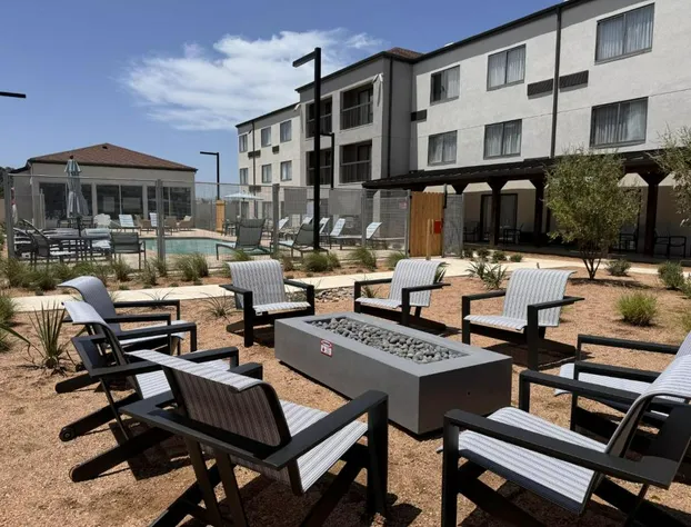 Courtyard by Marriott Waco hotel detail image 3