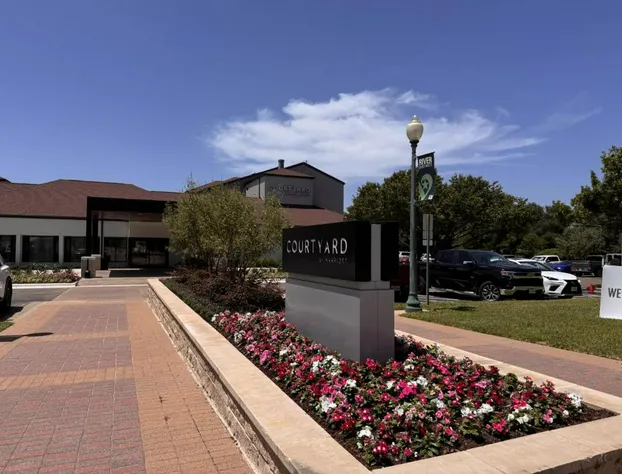 Courtyard by Marriott Waco hotel detail image 4