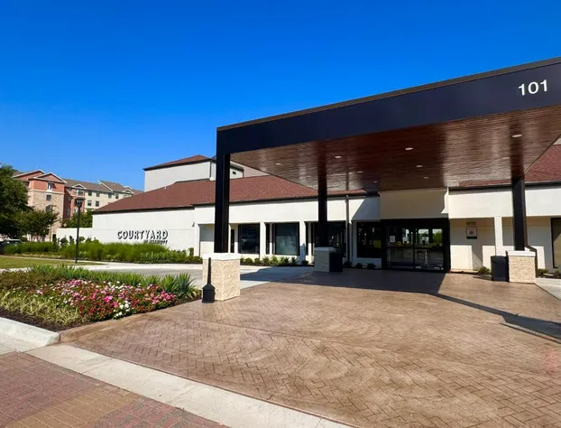 Courtyard by Marriott Waco hotel detail image 1