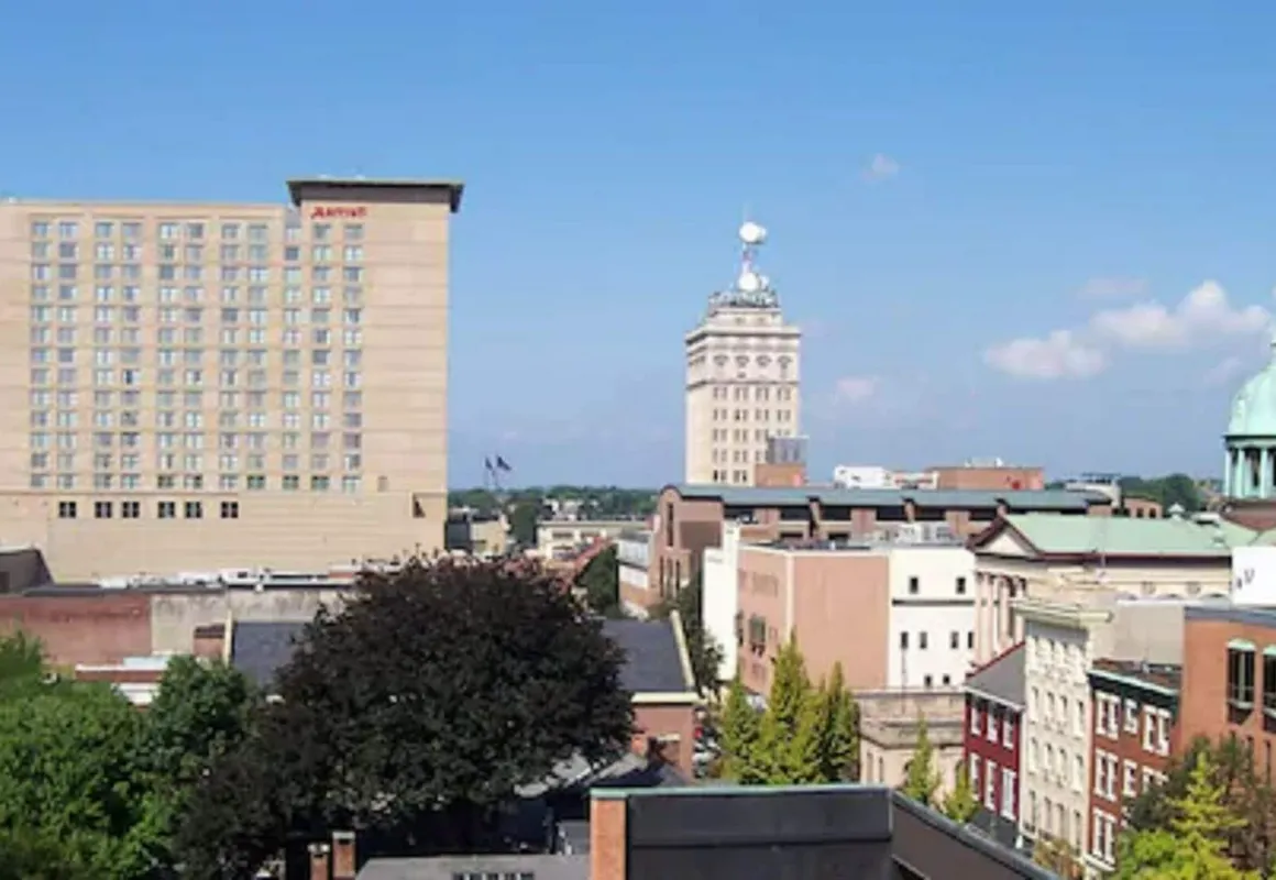 Rodeway Inn hotel hero