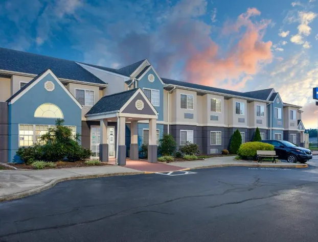 Microtel Inn & Suites by Wyndham Burlington hotel detail image 2