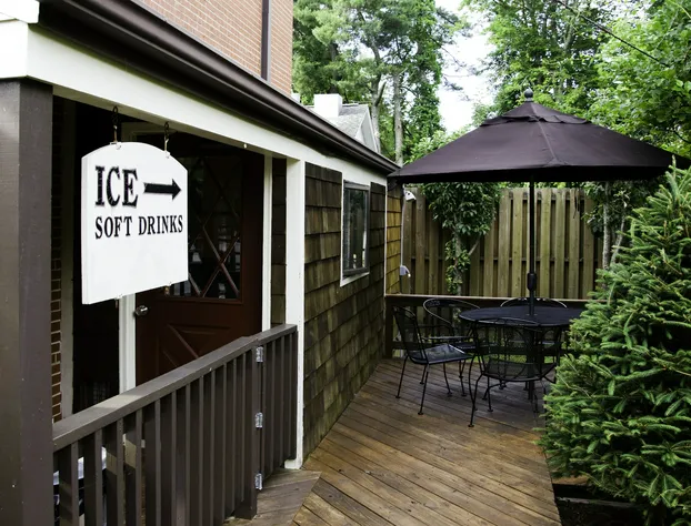 Ridgeway Inn hotel detail image 1