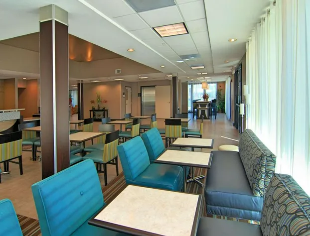 Hampton Inn & Suites Mountain View hotel detail image 3