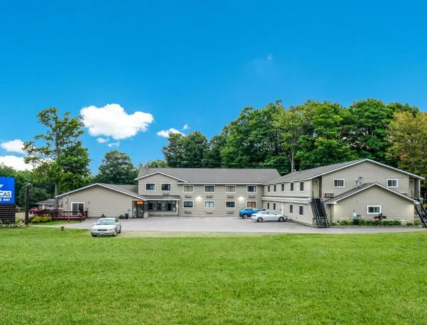 Americas Best Value Inn Marquette hotel detail image 2